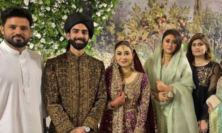 Celebrities attend wedding of Mushtaq Ahmed's daughter