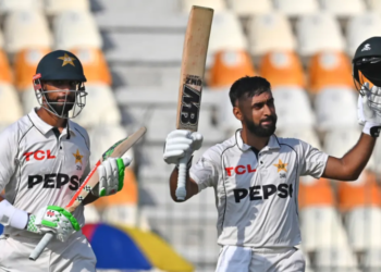 Multan test: Pakistan ends first day at 328/4 against England