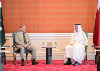 Prime Ministers of Pakistan and Qatar engage in discussions to enhance regional cooperation