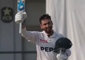 Multan Test: England Scores 96/1 at Stumps, Chasing 556