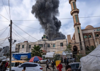 Gaza: Israeli airstrike on mosque and school, 24 Palestinians martyred