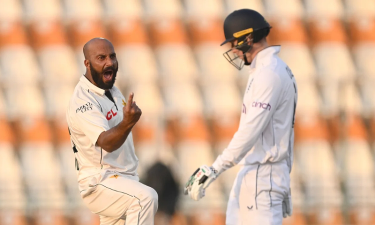 Second Test: England's batting stumbles in pursuit of Pakistan's target