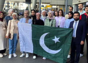 PM Shehbaz welcomes Palestinian students to Pakistan