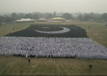 Pakistan sets world record for largest human flag, surpassing India