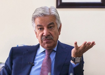 'Imran Khan agreed to change protest venue, Bushra Bibi insisted on D-Chowk,' claims Khawaja Asif