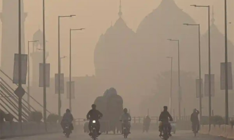 Smog engulfs Punjab, Lahore is the most polluted city in the world