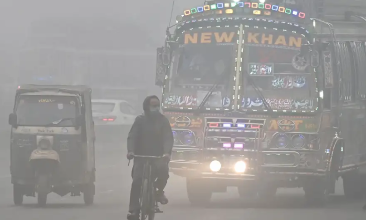 Lahore slips to second in global pollution rankings as toxic smog chokes South Asia