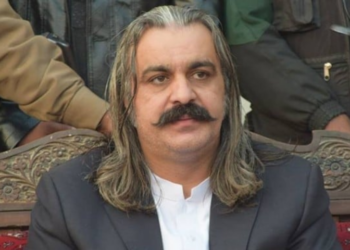 Gandapur vows loyalty to Imran Khan, ready for civil disobedience,