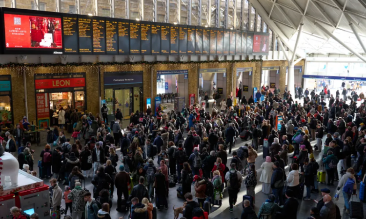 Heathrow airport hit by severe weather, over 100 flights canceled amid Christmas travel chaos