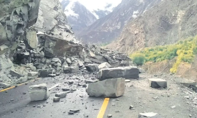 Five dead as landslide buries car on Jagot-Skardu road