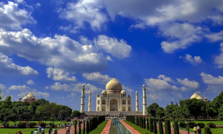 Bomb hoax temporarily shuts down Taj Mahal