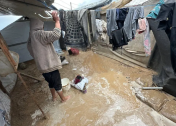 Heavy rain floods thousands of tents in Gaza