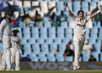 Centurion test poised for thrilling finale as Pakistan needs 7 wickets and South Africa 121 runs