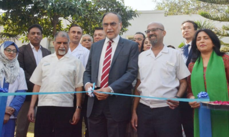 Ahsan Iqbal inaugurates Pakistan’s first locally-made ventilator.