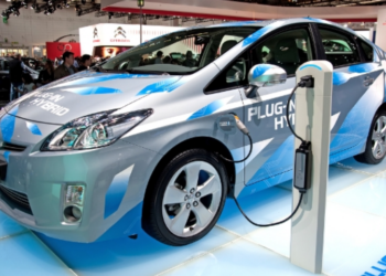 Govt slashes power tariff by 45% for EV charging stations