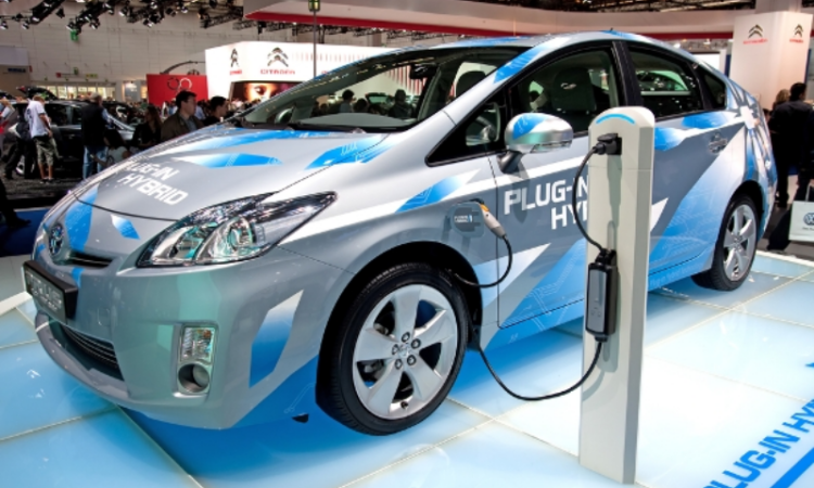 Govt slashes power tariff by 45% for EV charging stations