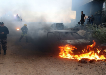 Israeli forces set fire to homes near Al-Awda hospital in north Gaza