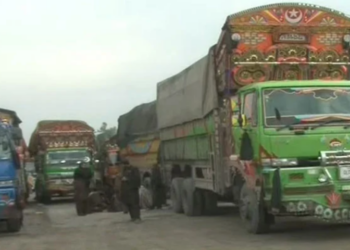 Kurram awaits relief as aid convoy remains stalled amid tensions