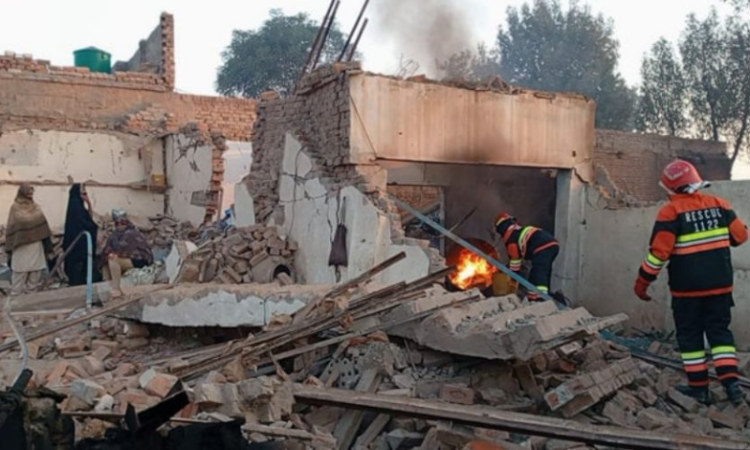 Gas tanker explosion in Multan claims six lives, injures dozens