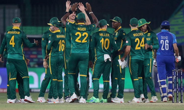 Champions Trophy: South Africa crush Afghanistan by 107 runs