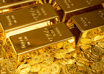 Gold prices surge to record high across Pakistan