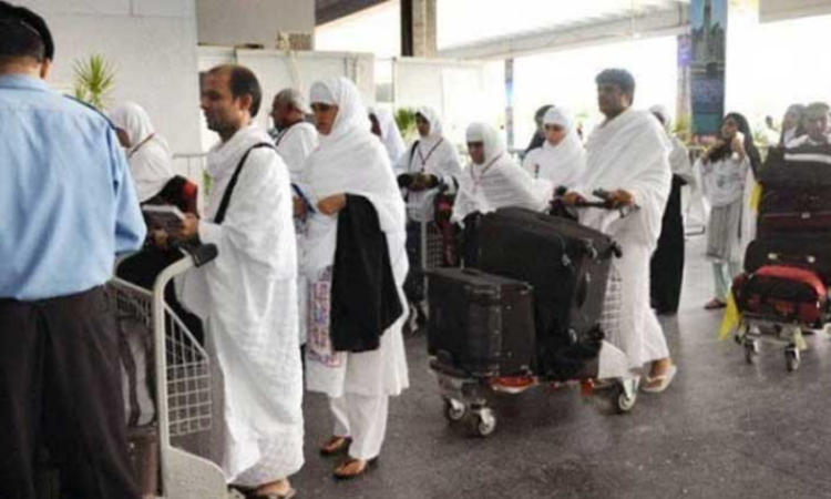 Pakistani Umrah pilgrims offloaded for lacking polio vaccination certificates