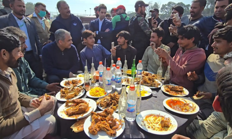 Mohsin Naqvi honors 1,500 Gaddafi Stadium builders with special luncheon