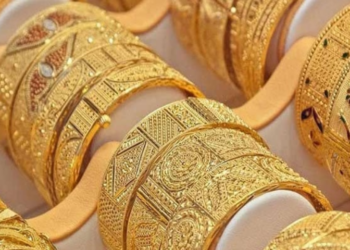 Gold hits record high of Rs303,000 per tola in Pakistan