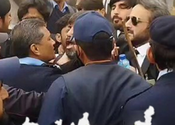 Lawyers’ protest in Islamabad: violent clashes with Police.