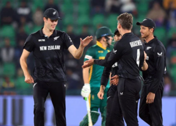 New Zealand crush South Africa to set up Champions Trophy final clash with India