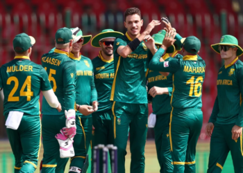 Champions Trophy: South Africa dominate England to secure semi-final spot