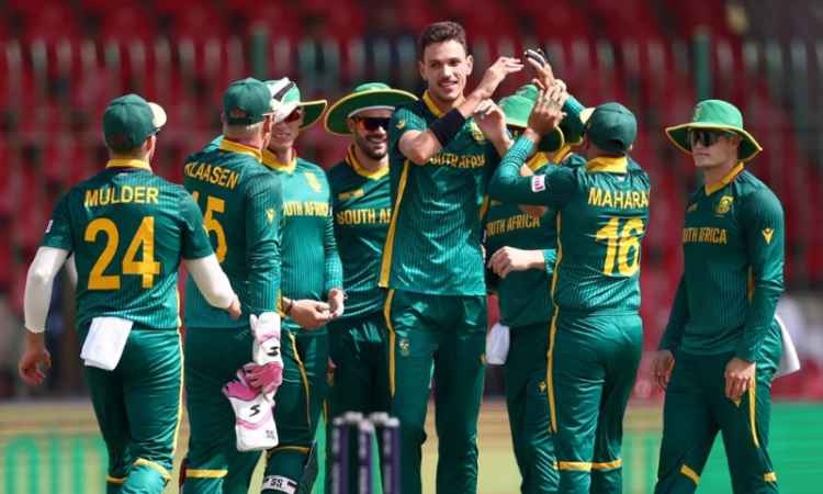 Champions Trophy: South Africa dominate England to secure semi-final spot