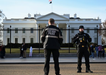 US secret service shoots armed man outside White House