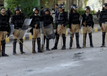 Bannu police foil terrorist attack; Mohsin Naqvi hails ‘heroic action’