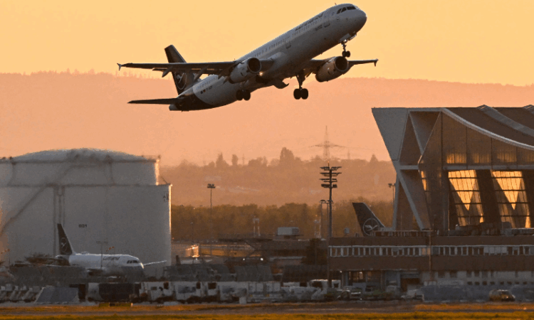 Airlines re-route and cancel flights amid India-Pakistan hostilities