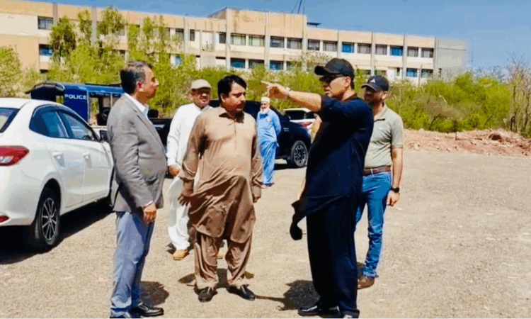 CDA Chairman visits new Pak Secretariat parking site to address long-standing parking woes