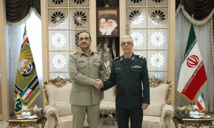 Pakistan's Army Chief visits Iran, discusses security and border cooperation