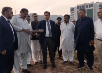 CDA Chairman reviews Islamabad parking and beautification projects