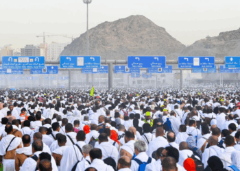 Saudi Arabia prepares for scorching Hajj with AI, shade, and cooling measures