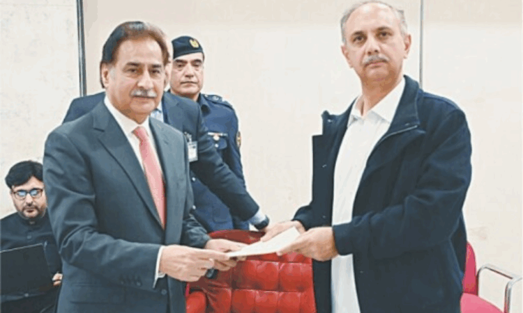 NA Speaker seeks disqualification of Opposition Leader Umar Ayub ahead of budget session