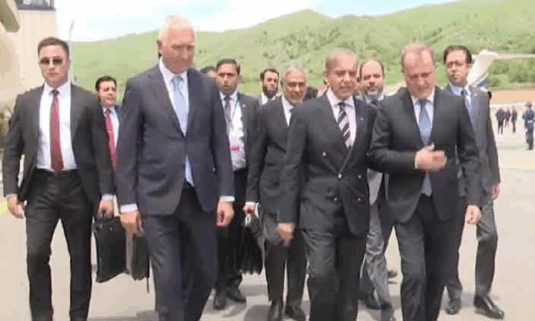 PM Shehbaz arrives in Lachin for Pakistan-Türkiye-Azerbaijan trilateral summit