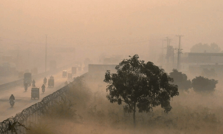 Dust storms, thunderstorms, and hail expected across Pakistan