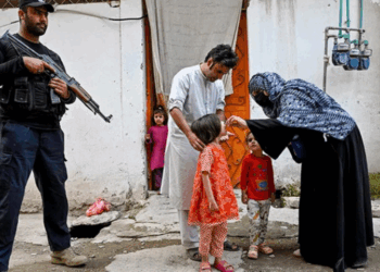 Policeman killed in attack on polio team in Balochistan; vaccination drive suspended
