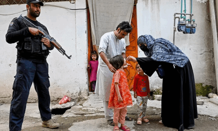 Policeman killed in attack on polio team in Balochistan; vaccination drive suspended
