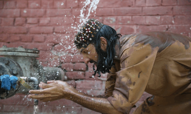 Severe heatwave grips Pakistan, temperatures to remain high through weekend