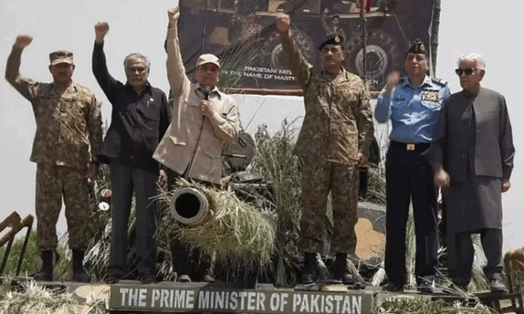 PM visits Kamra Airbase to honour PAF heroes who repelled Indian aggression