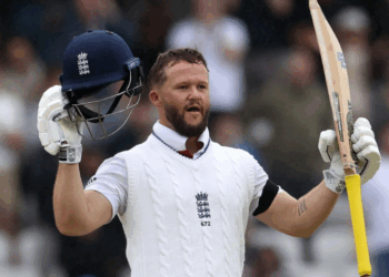 England pull off record chase to beat India in first test at Headingley