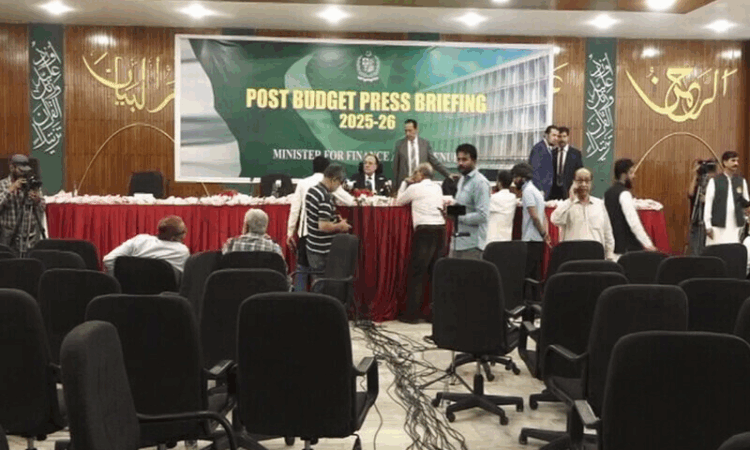 Finance minister defends budget choices amid pushback on spending, solar panel tax