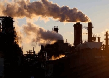 Pakistan urges emissions cuts, climate finance at COP-29 retreat