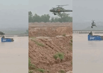 Pakistan Army rescues flood-stranded families in daring helicopter mission
